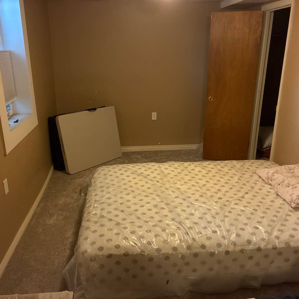 Bedroom for rent in house