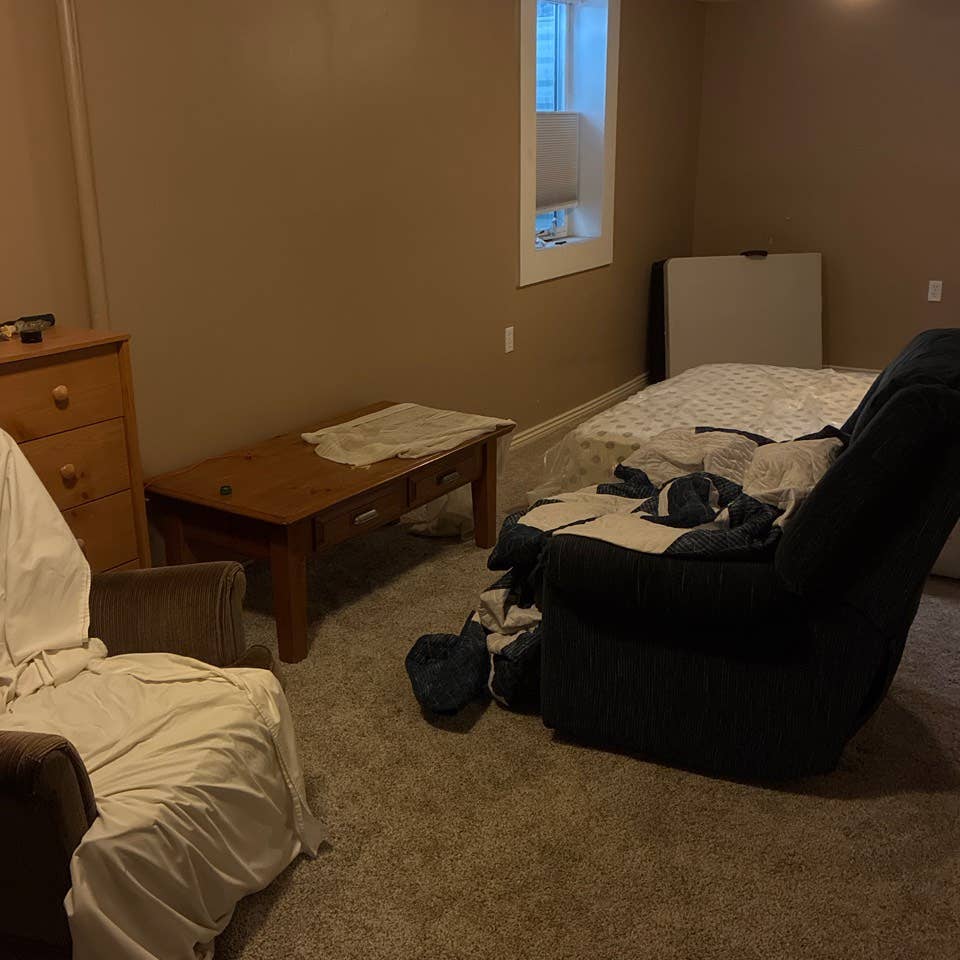 Bedroom for rent in house