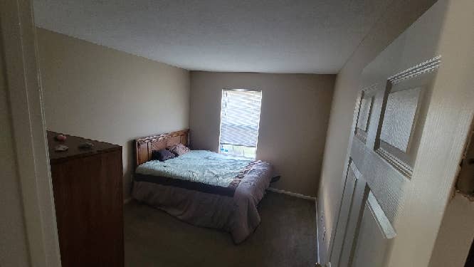 Looking for female roommate