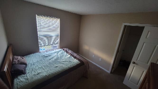 Looking for female roommate