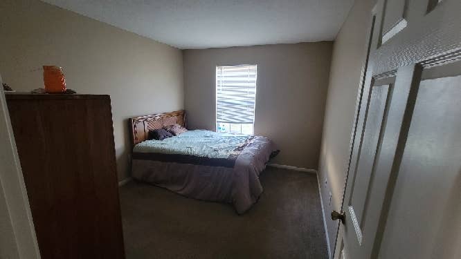 Looking for female roommate