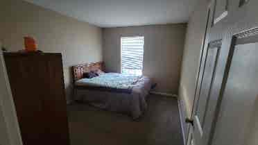 Looking for female roommate