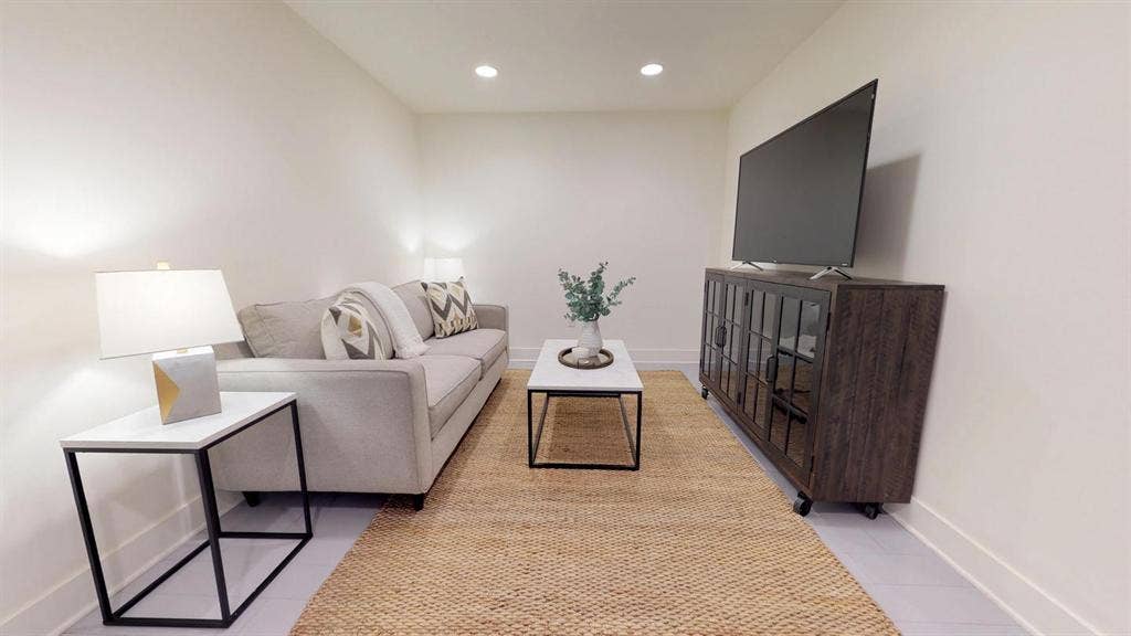 1 BR in Los Angeles