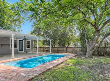 3 BR in Alamo Heights