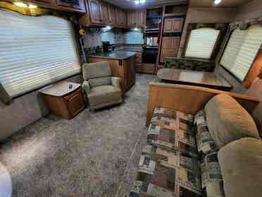 Self Contained ' RV Trailer