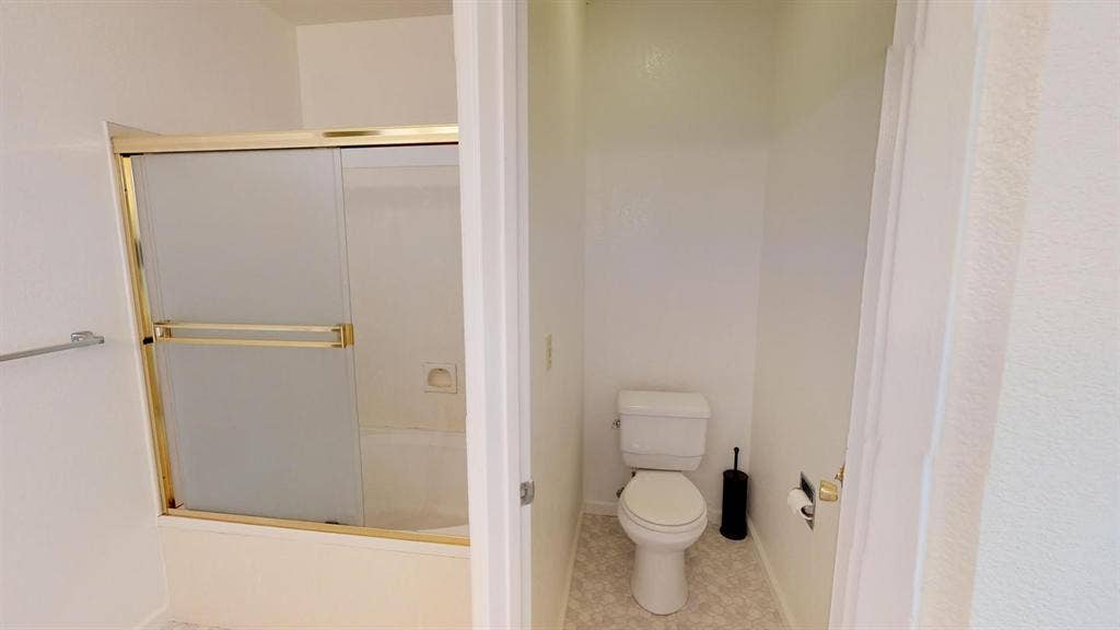 1 BR in Oakland