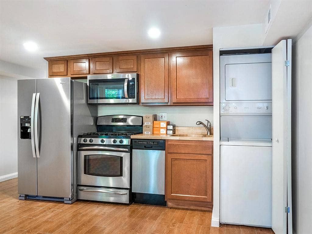 2 BR in WASHINGTON