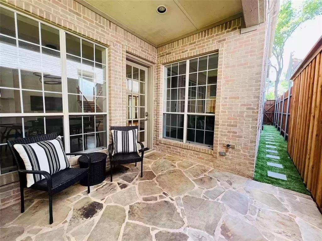 3 BR in Dallas