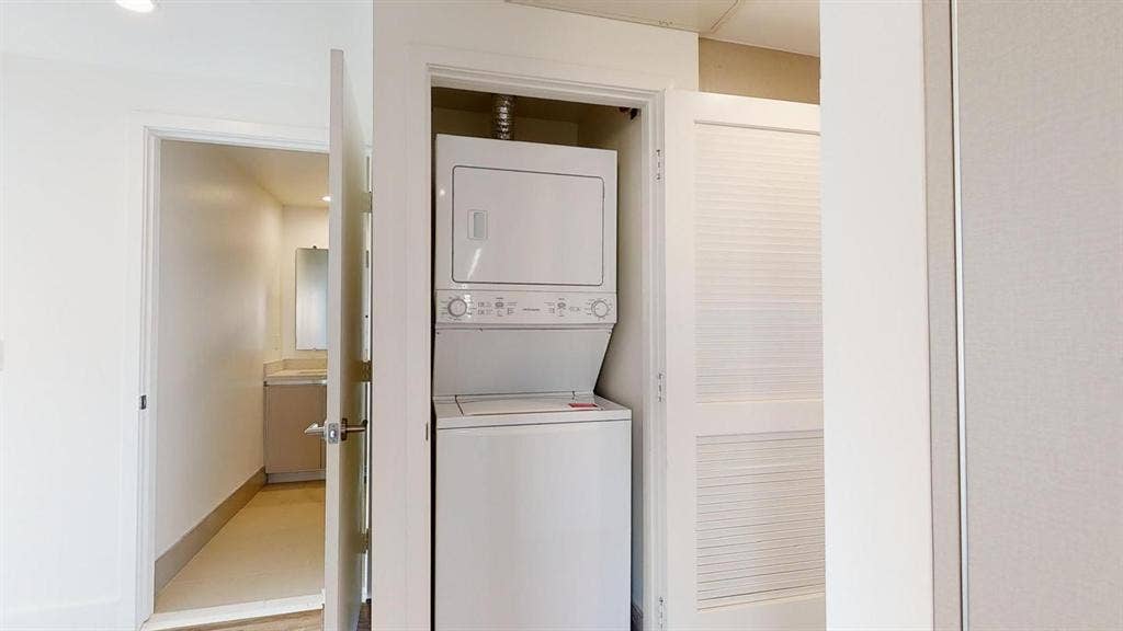 1 BR in Los Angeles