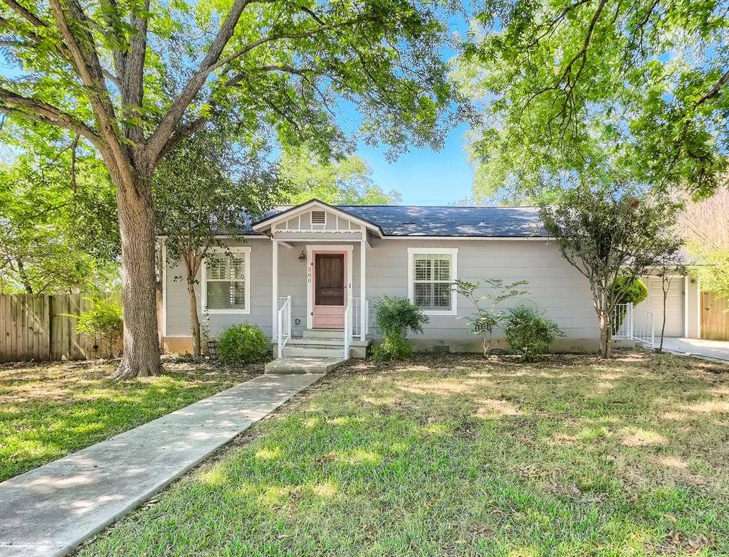 3 BR in Alamo Heights