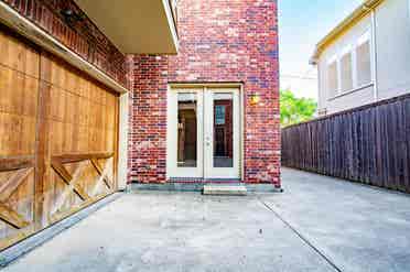 3 BR in Dallas