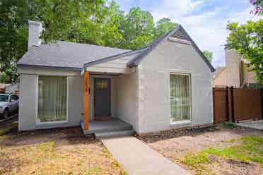 3 BR in Dallas