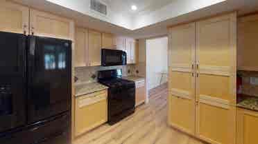 1 BR in Austin