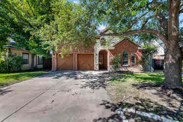 4 BR in Dallas