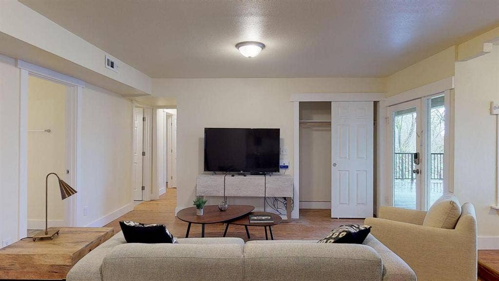 1 BR in Seattle