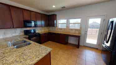 4 BR in Round Rock