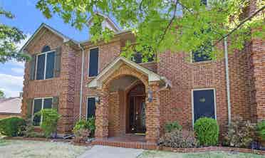 5 BR in Arlington