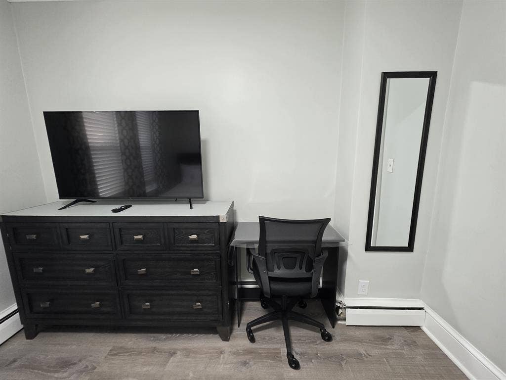 Fully furnished room with parking