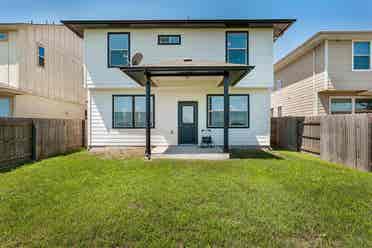 1 BR in Austin