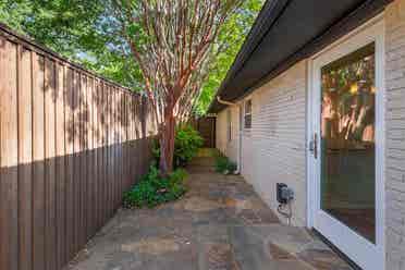 3 BR in Dallas