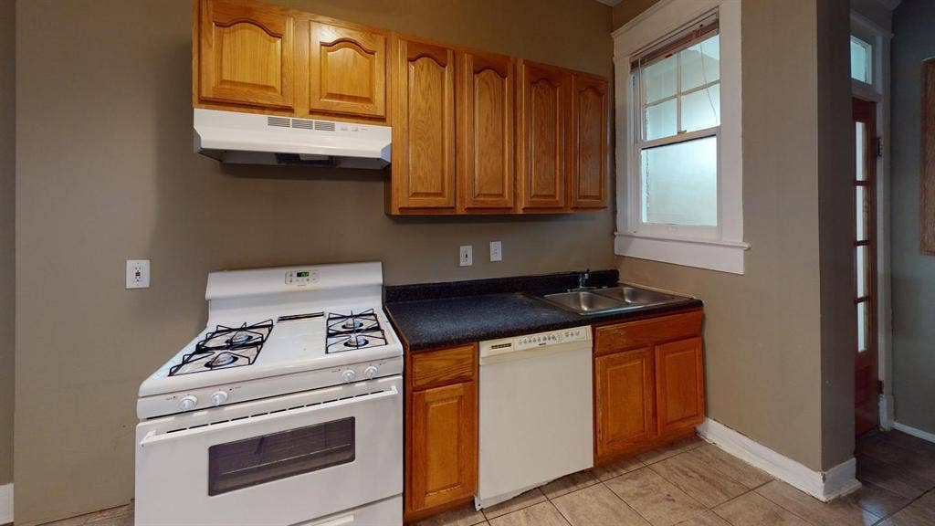 1 BR in Washington