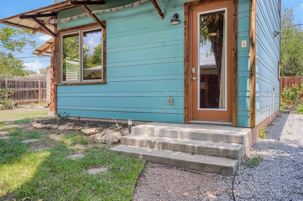 1 BR in Austin