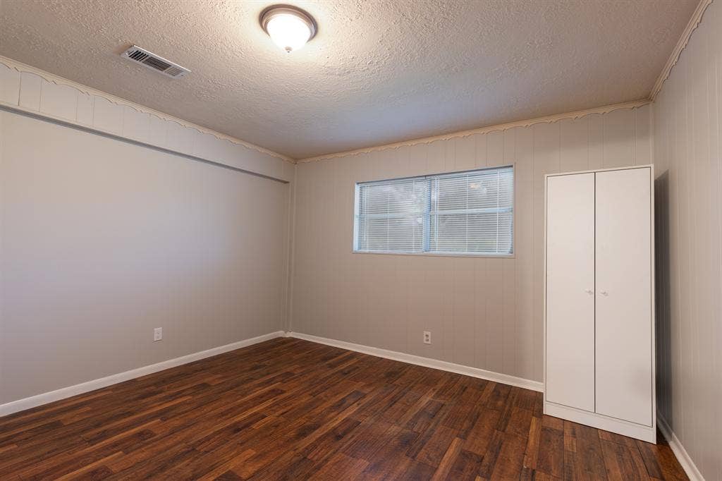 Private room for rent in HOU.