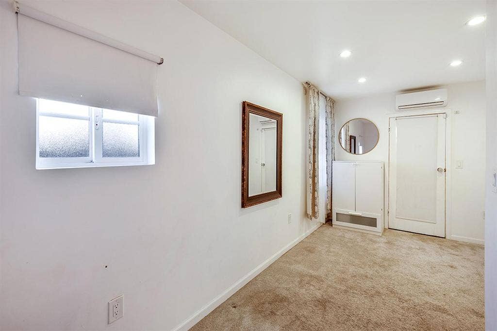 1 BR in Los Angeles