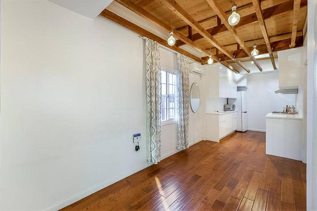 1 BR in Los Angeles