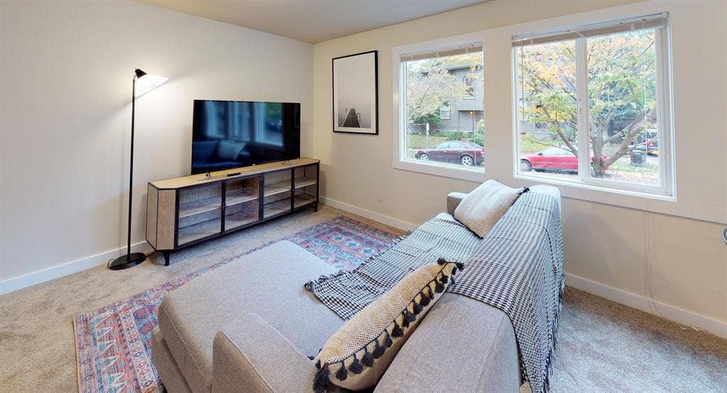 1 BR in Seattle