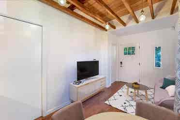 2 BR in Los Angeles