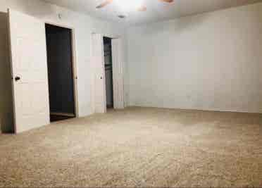 Large Private Room with two closet