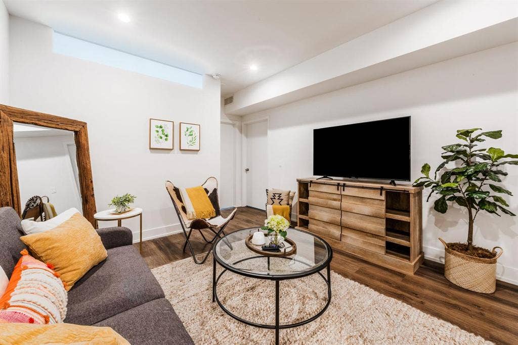 1 BR in Los Angeles