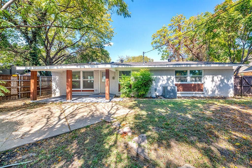 4 BR in Dallas