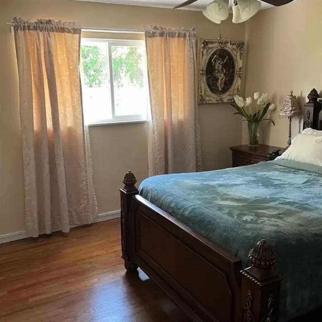 Furnished Room for rent in Anaheim