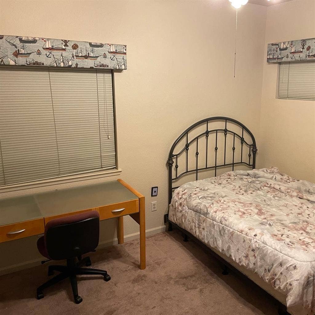 Furnished room for rent in Modesto