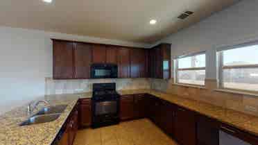 4 BR in Round Rock