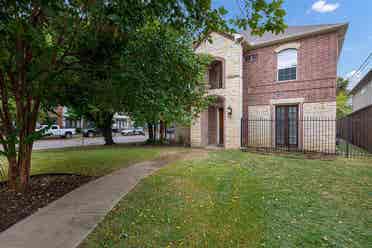 4 BR in Dallas