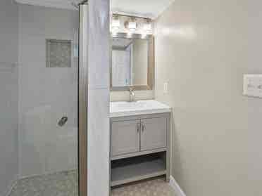 2 BR in Washington