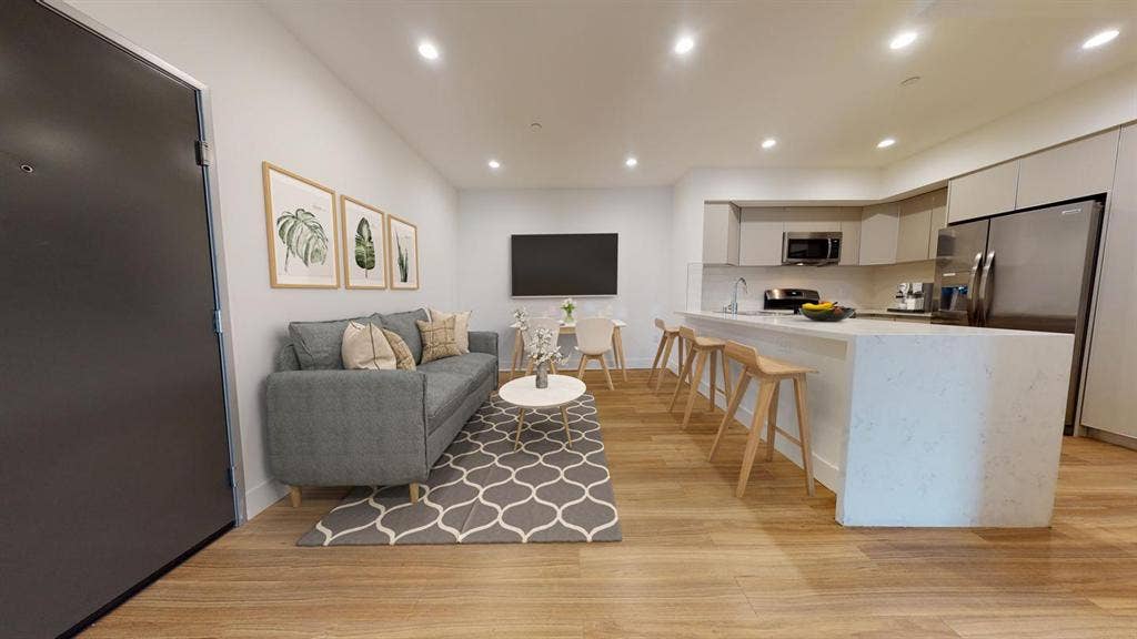 1 BR in Los Angeles