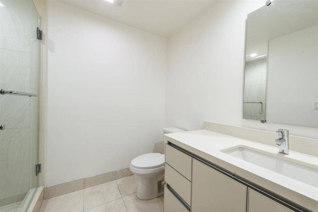 1 BR in Los Angeles