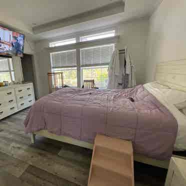 Master Bedroom w/ private Bath