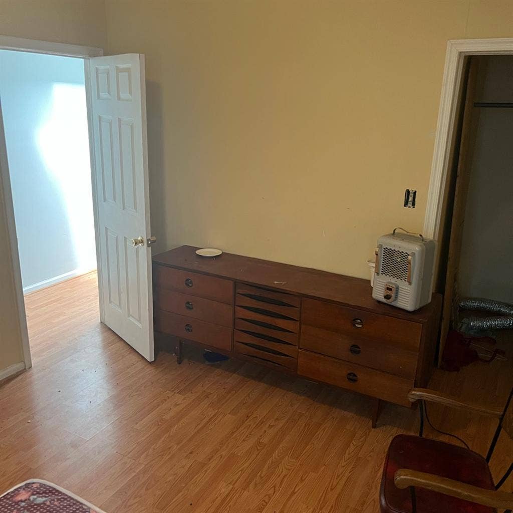 1Bd room for rent Oliver