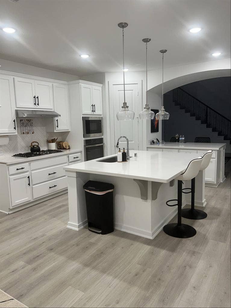 Room for rent-Available August 1