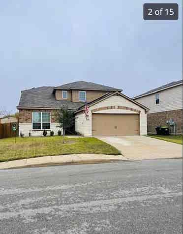 Spacious Room in W. San Antonio