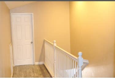 Wood floors, Large room!