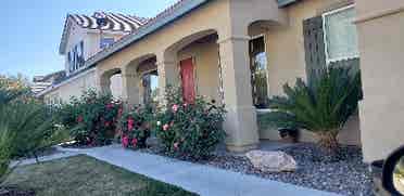 Wood floors, Large room!