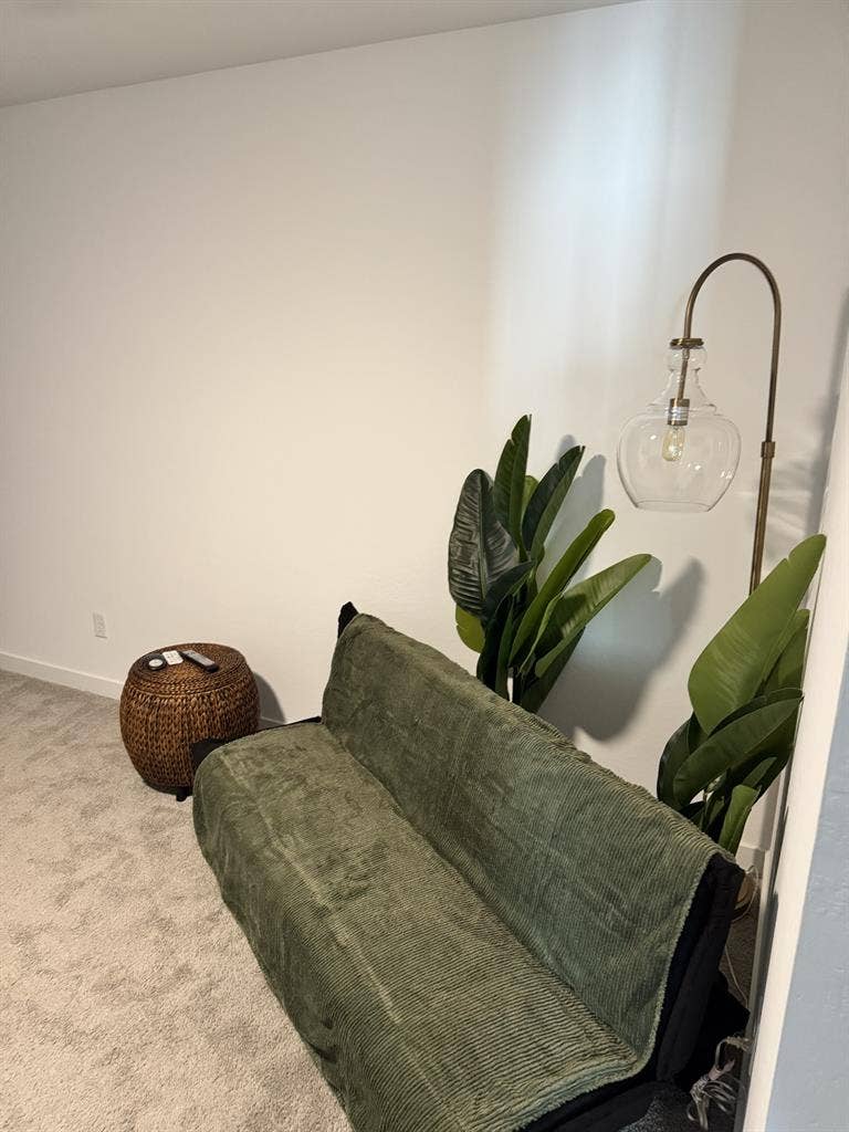 Clean, Comfortable, Close to I-