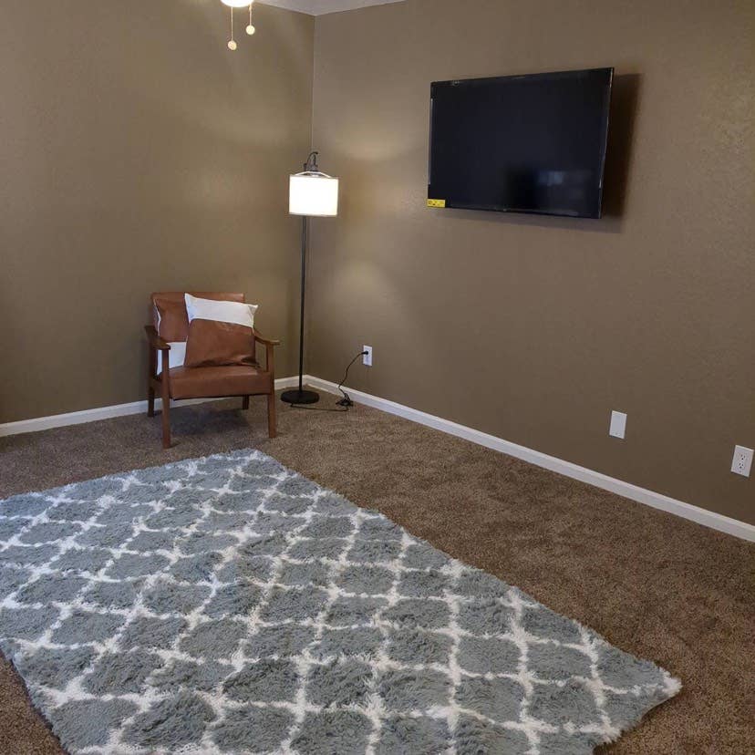 Affordable Room in Glendale!