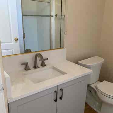 Bed/ In-Suite Bath Brentwood Condo